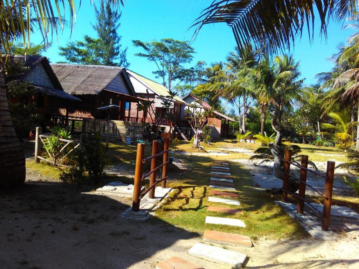 Asari Timo Cottage Karimunjawa Exterior foto