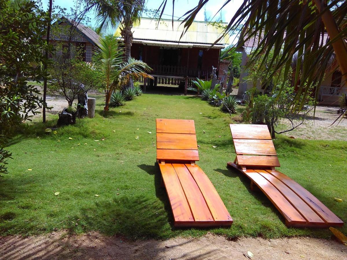 Asari Timo Cottage Karimunjawa Exterior foto